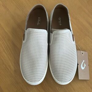 Never Worn/NWT Olukai Pehuea [peh-hoo-eh-ah)